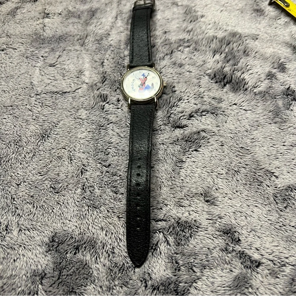 Pedre Goofy Backwards Silver Dial Watch Vintage